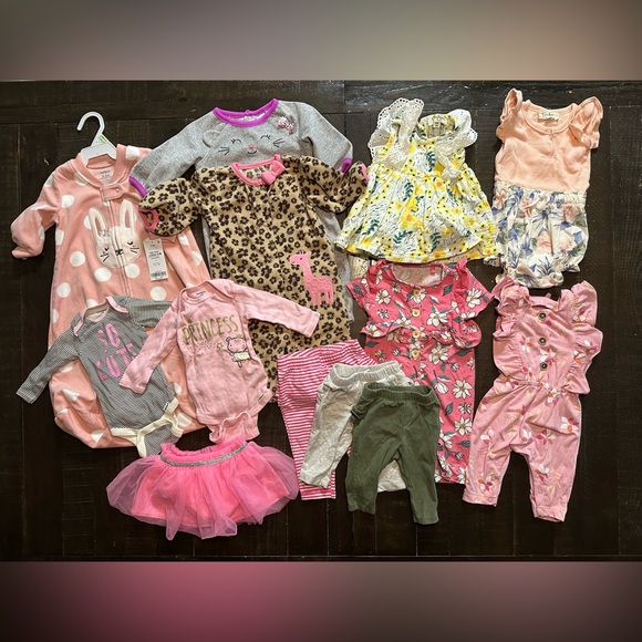 (13 Pieces) Mixed Lot of Baby Girl Clothes, Size 0-3 months. - Picture 1 of 1